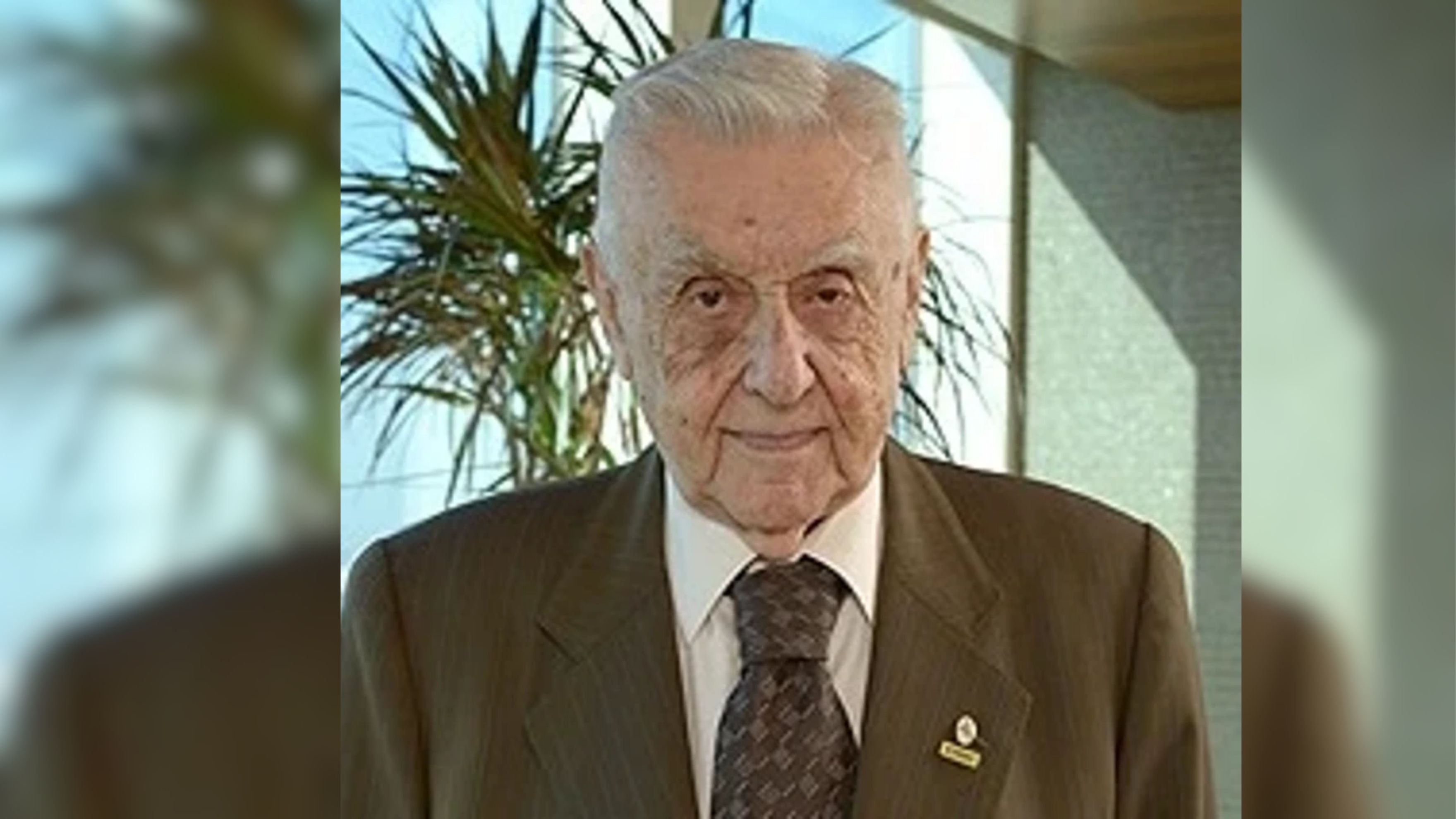 Sedat Üründil