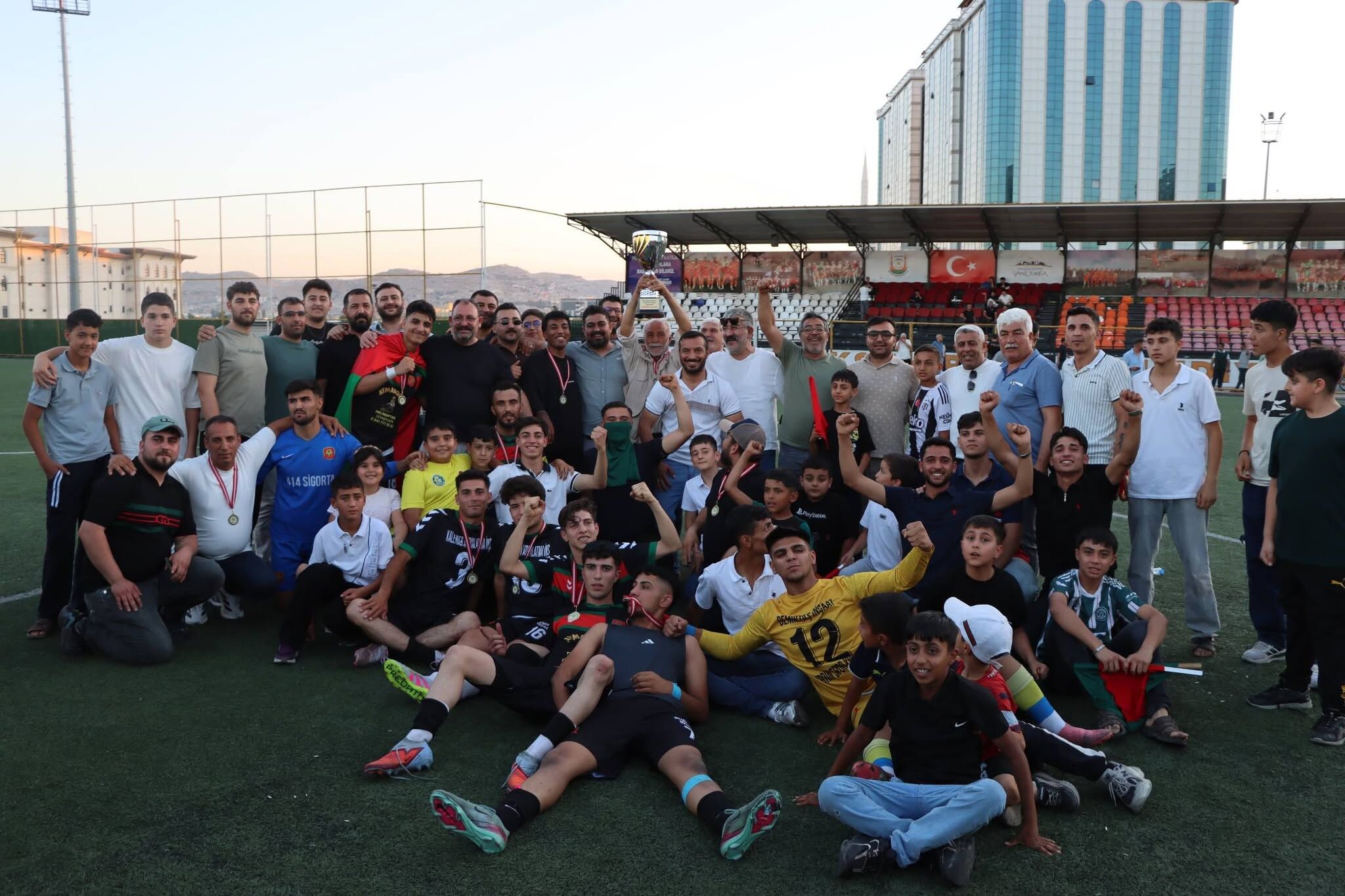 Sırrınspor 1. Amatör Lige Yükseldi (7)