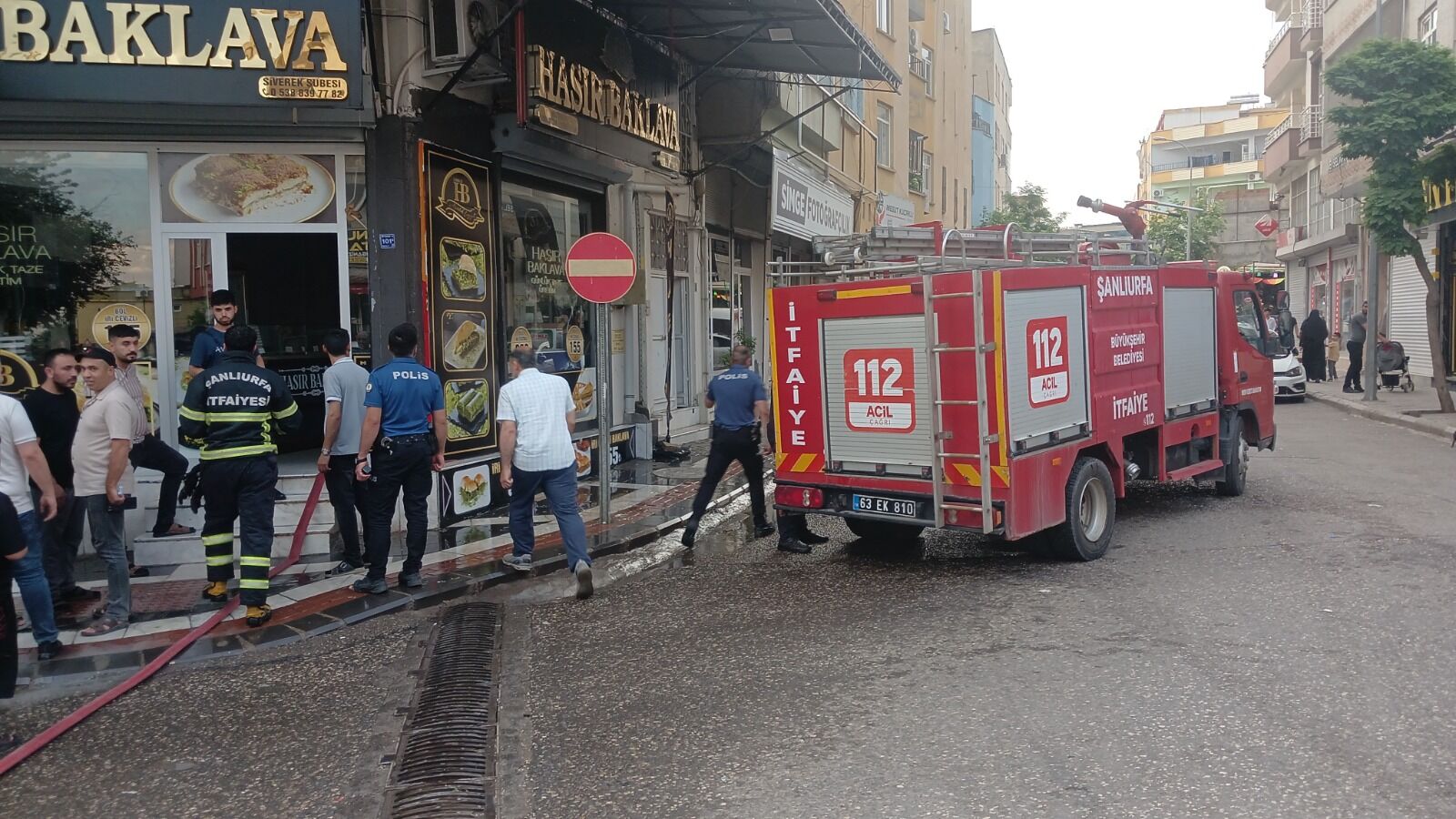 Siverek’te Baklava İşletmesinde Korkutan Yangın (2)