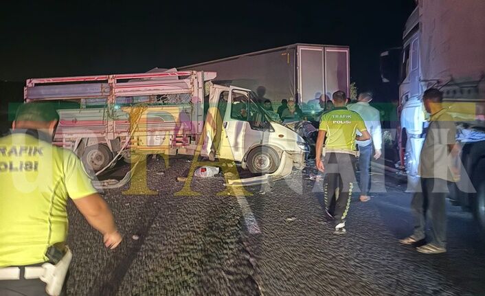 Suruç'ta Tır Ile Kamyonet Çarpıştı (2)