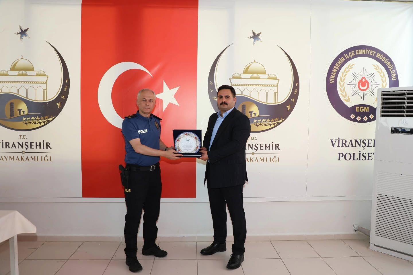 Viranşehir'de Tayini Çıkan Emniyet Müdürü Ve Komutanlara Veda Yemeği (3)