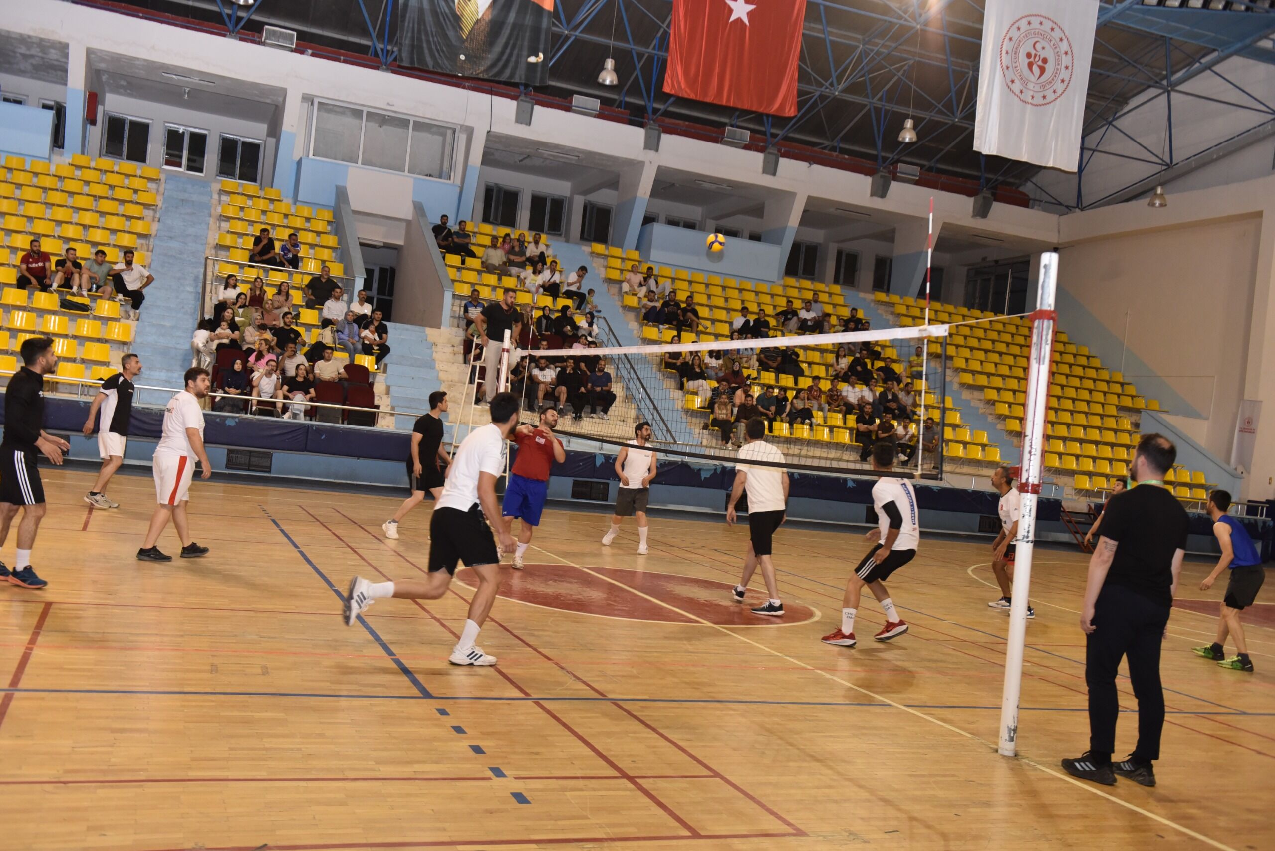 Siverek’te Okullar Arası Voleybol Turnuvası Heyecanı Sürüyor-2