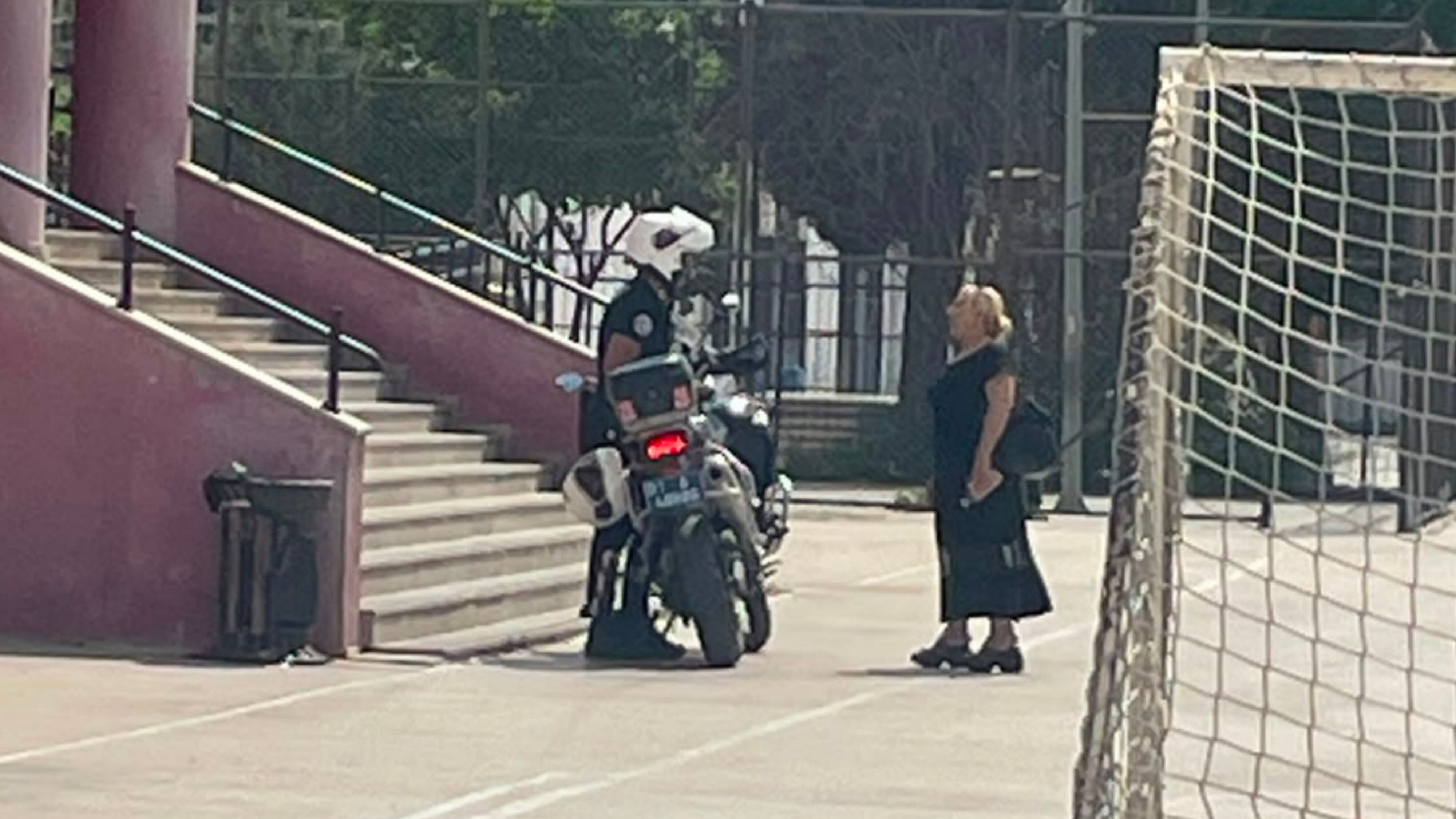 Yks’ye Geç Kalan Öğrencinin İmdadına Motosikletli Polis Yetişti (1)