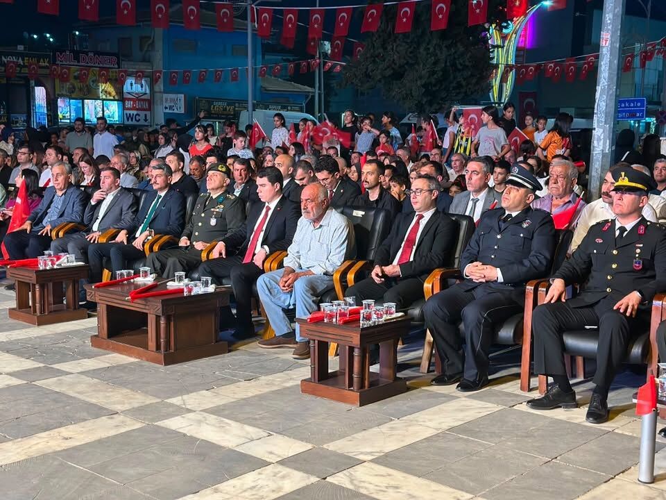 15 Temmuz'da Suruç Ve Halfeti'de Vatandaşlar Sokaklara Döküldü! (1)