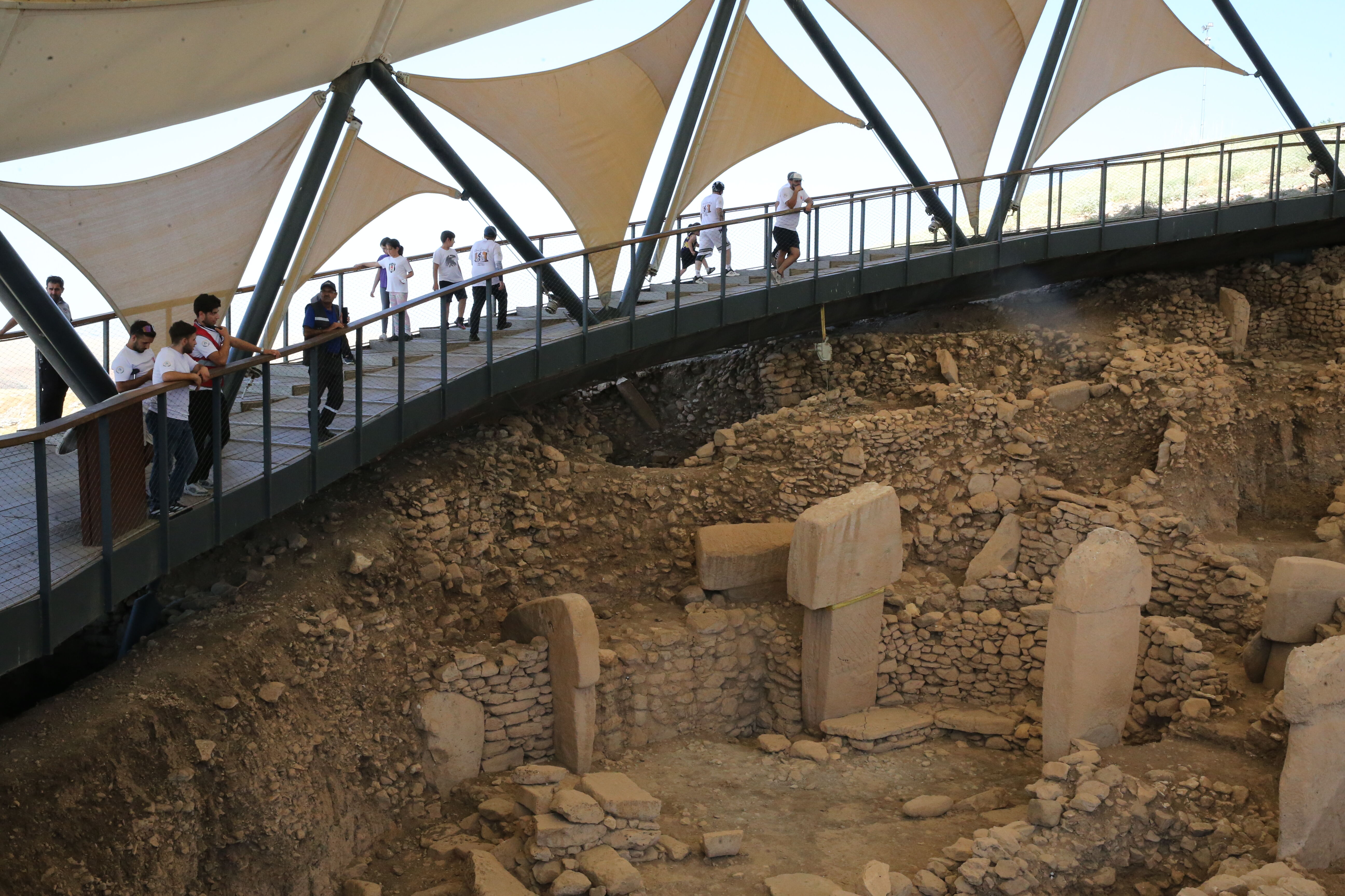 45 Derecelik Şanlıurfa Sıcağında Göbeklitepe’den Serin Mola