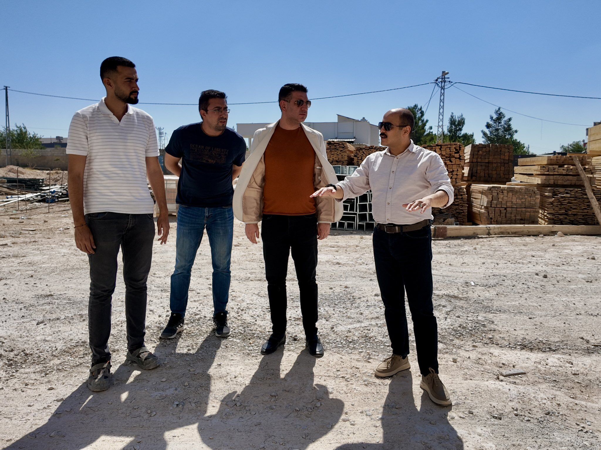 Akçakale Kaymakamı Altınöz, Halk Kütüphanesi Ve 32 Derslikli Okul İnşaatını İnceledi (2)