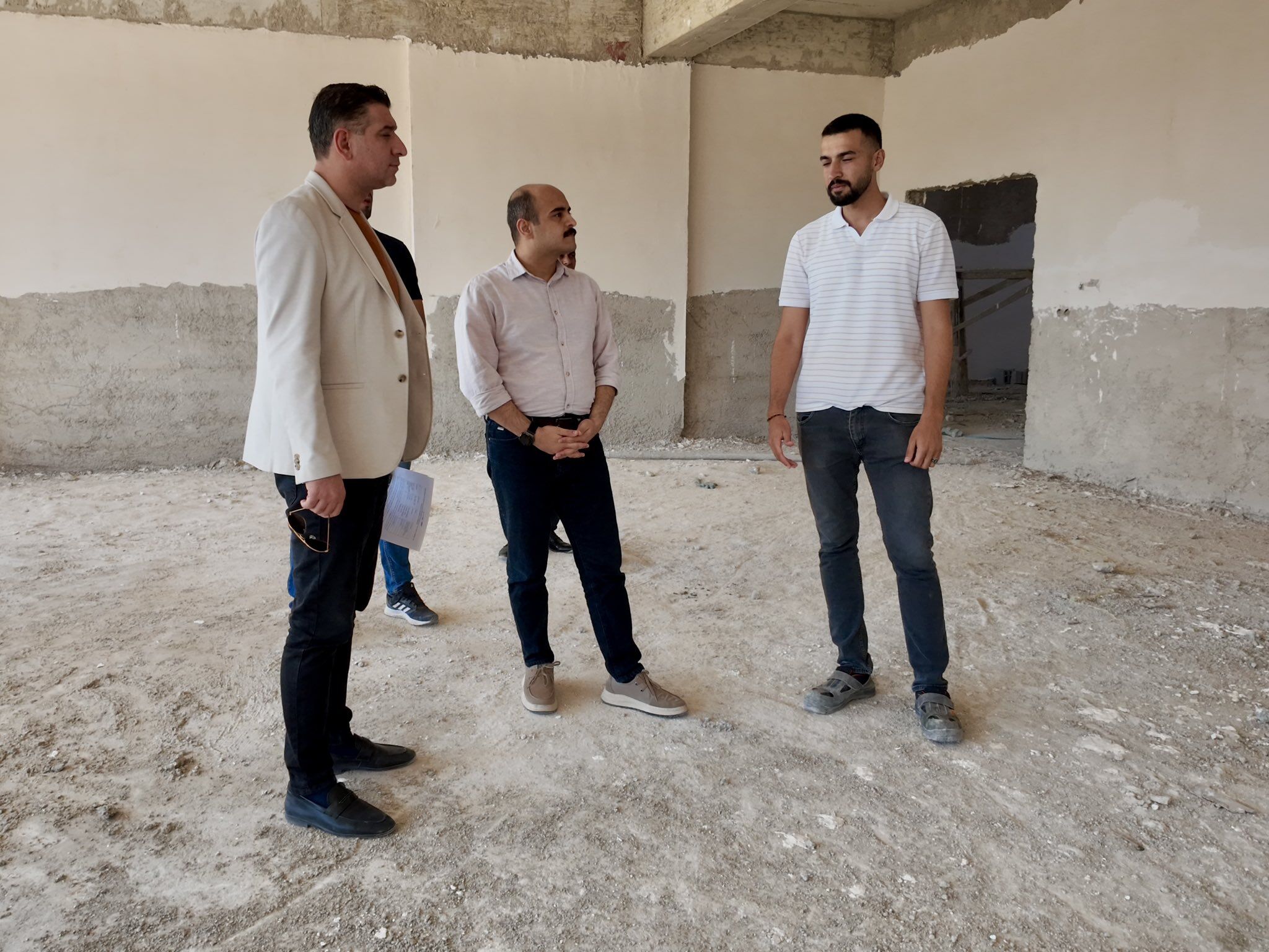 Akçakale Kaymakamı Altınöz, Halk Kütüphanesi Ve 32 Derslikli Okul İnşaatını İnceledi (3)