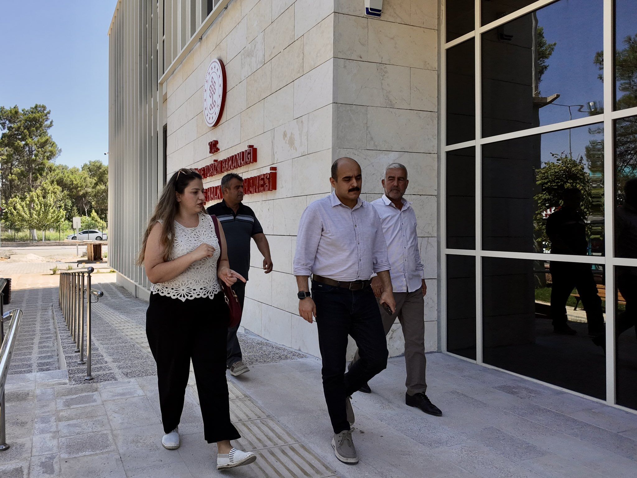 Akçakale Kaymakamı Altınöz, Halk Kütüphanesi Ve 32 Derslikli Okul İnşaatını İnceledi (4)