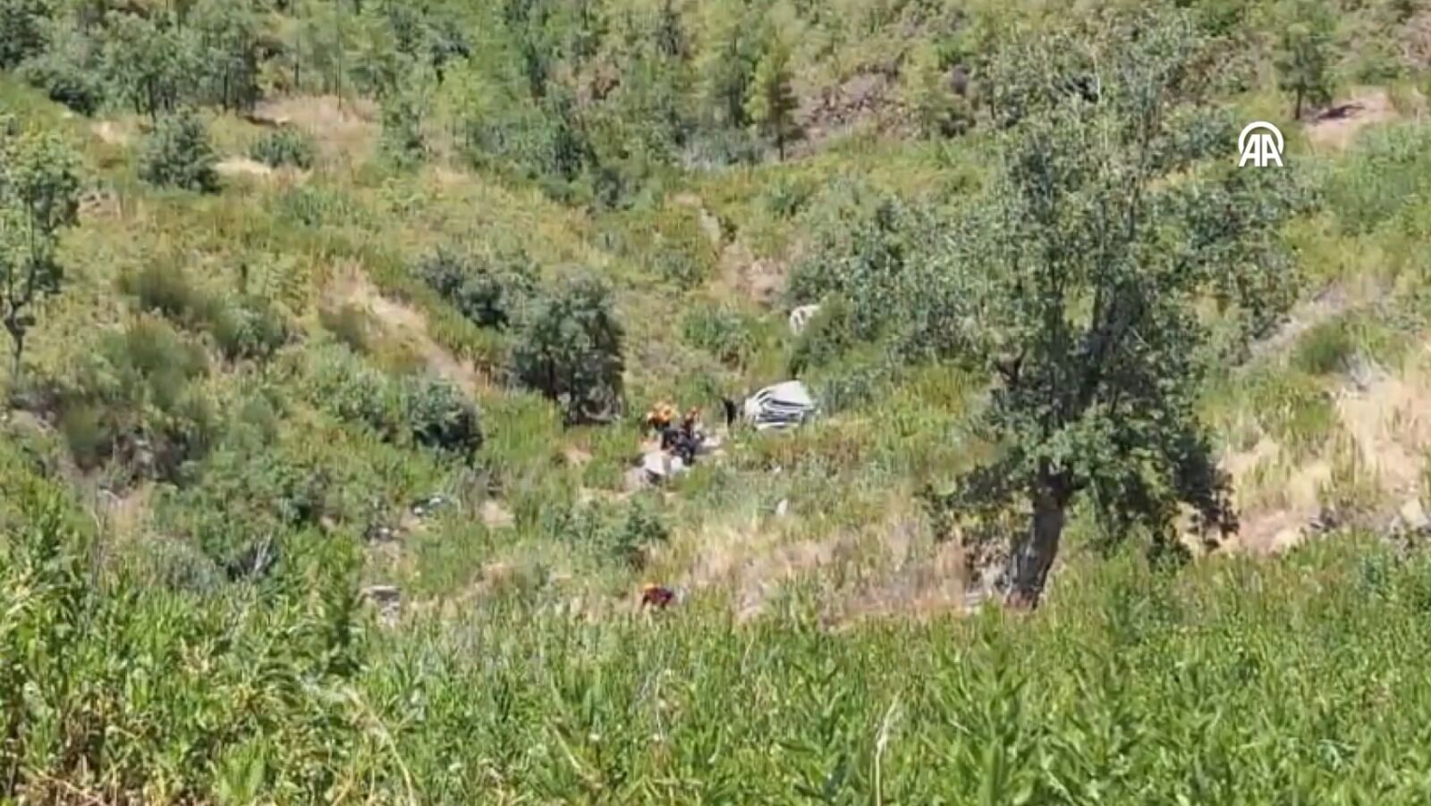 Antalya’da Otomobil Uçuruma Yuvarlandı 5 Kişi Hayatını Kaybetti1
