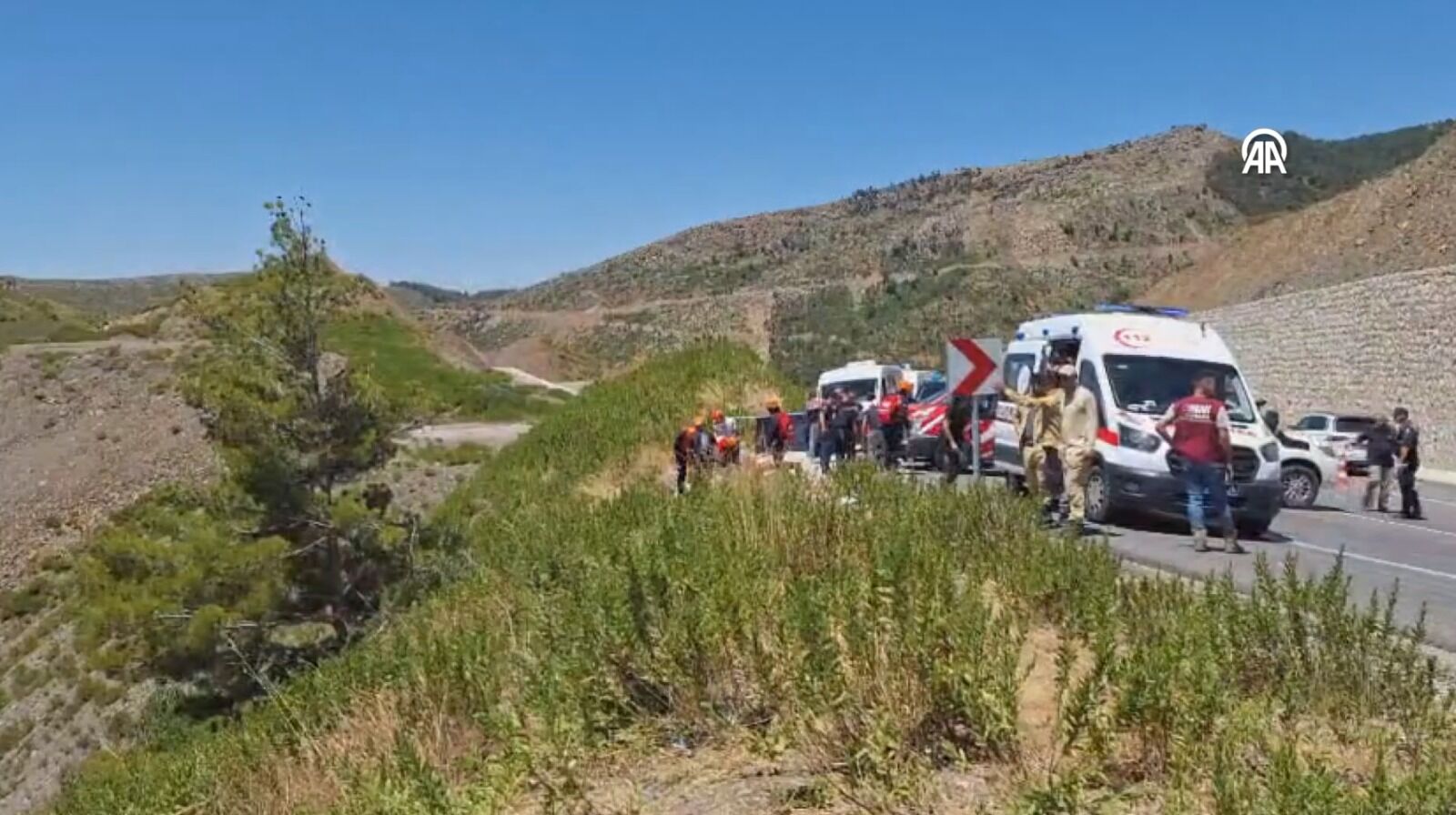 Antalya’da Otomobil Uçuruma Yuvarlandı 5 Kişi Hayatını Kaybetti2