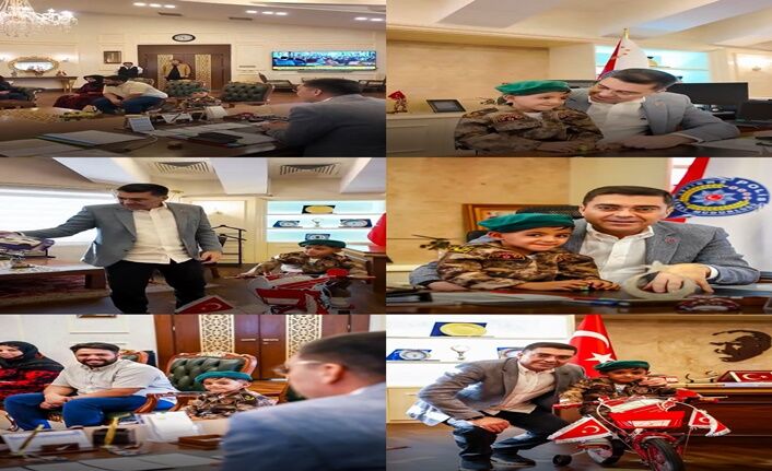 Atilla Aksoy, Bayrak Sevgisiyle Gündem Olan Minik Abdullah Emre'yi Ödüllendirdi