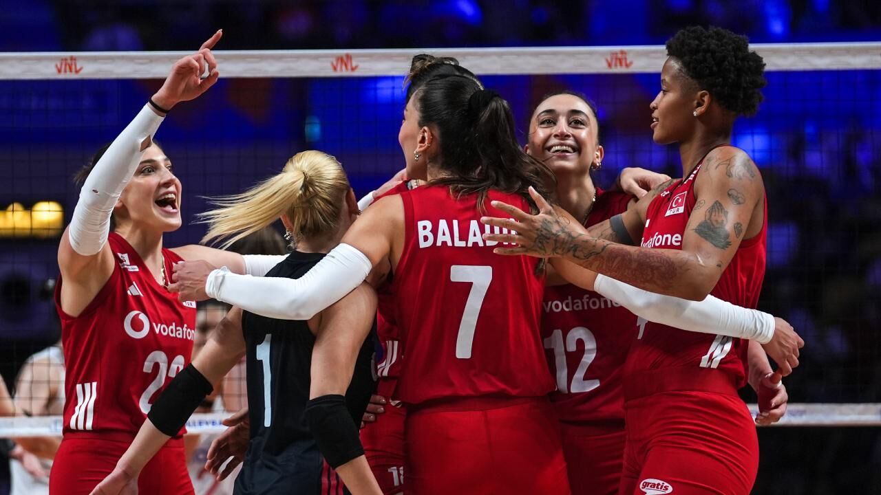 Filenin Sultanları'ndan Muhteşem Zafer! Türkiye, Brezilya'yı Devirerek Vnl Şampiyonu Oldu (1)
