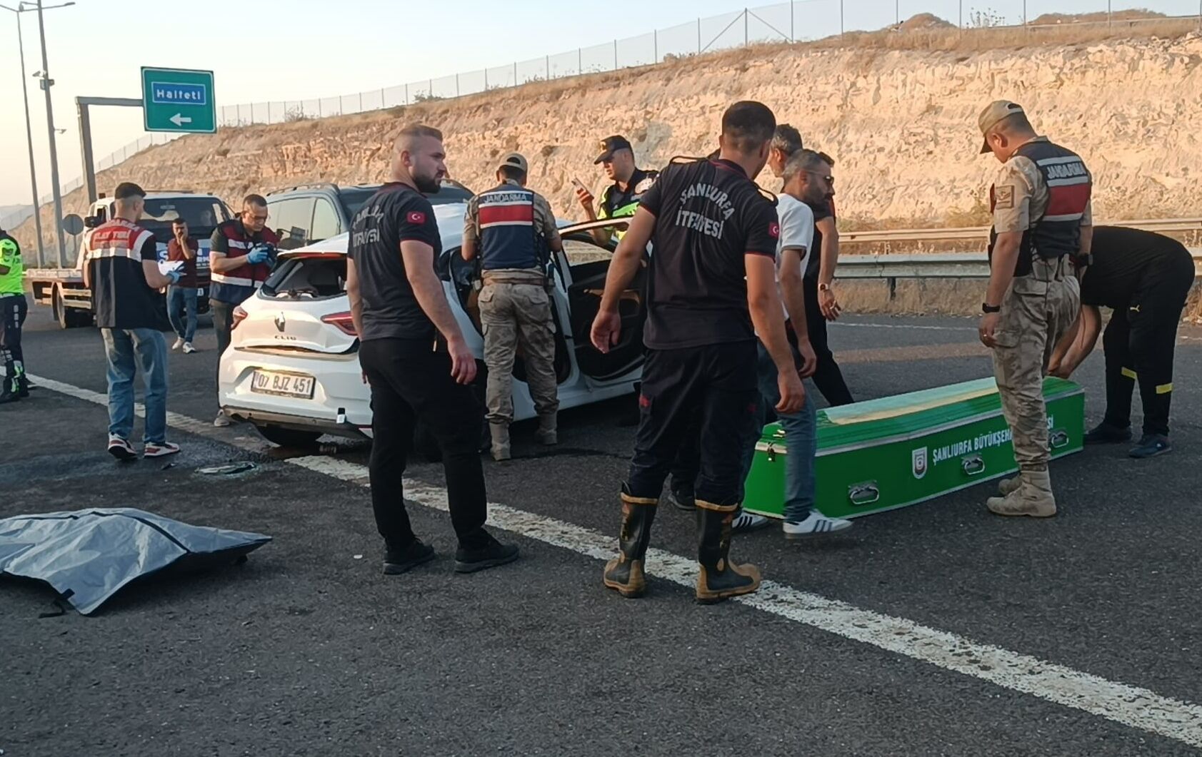 Güneş Sezik’ (47), Zemzama Sever (67) Ve Zeynep Sezik (16) Hayatını Kaybetti