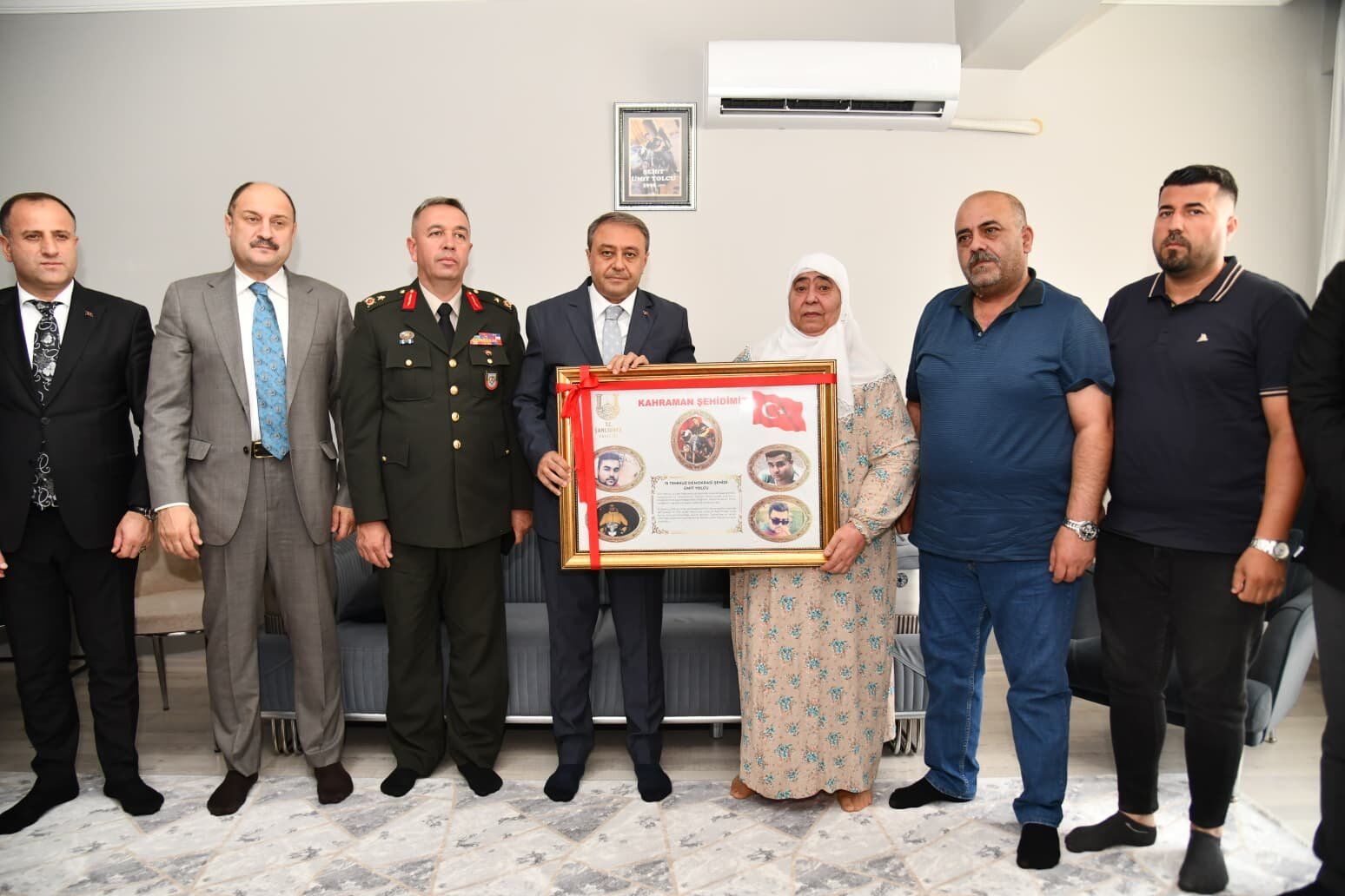 Vali Hasan Şıldak'tan 15 Temmuz Şehidi ve Gazisinin Ailesine Anlamlı Ziyaret-3
