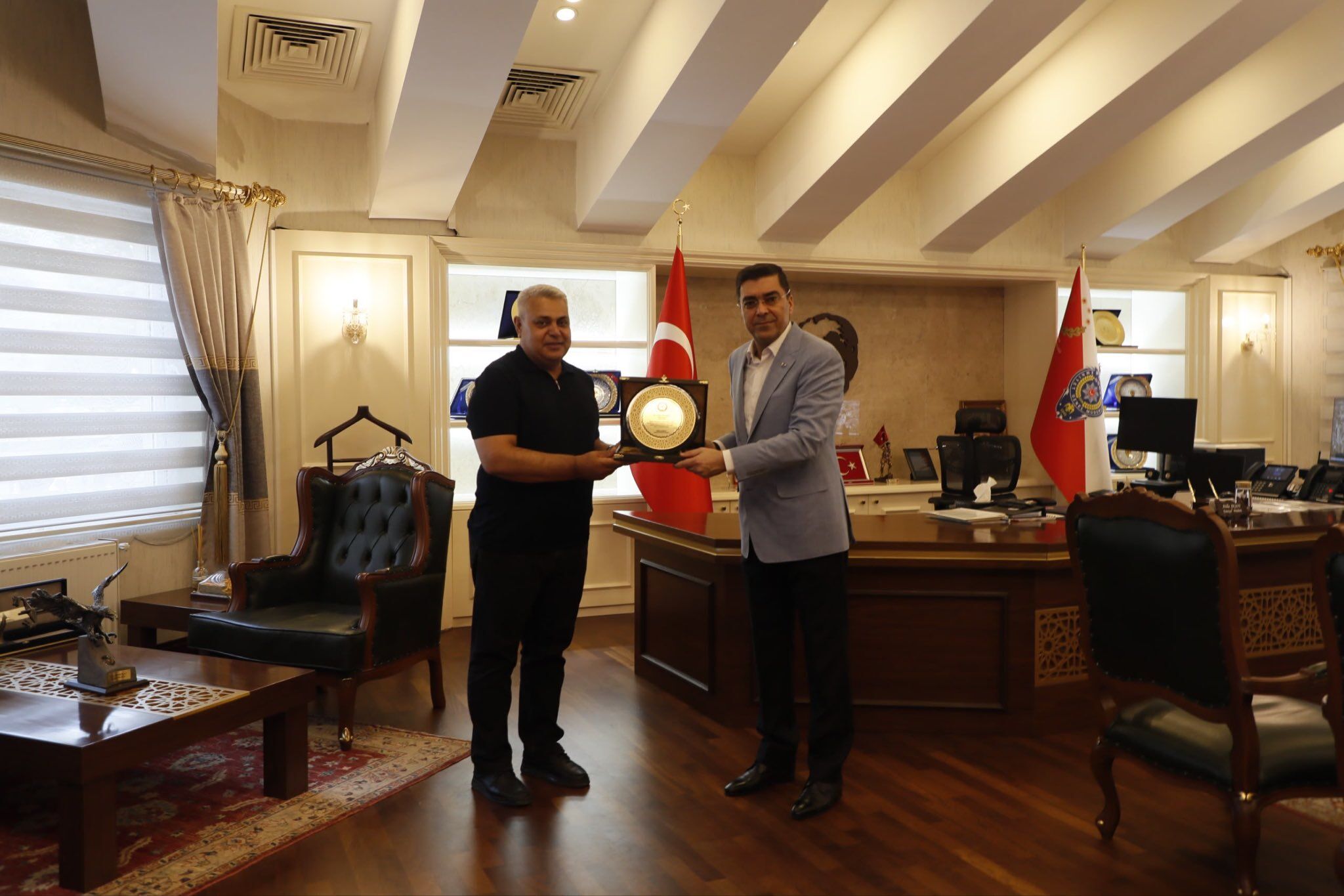 Şanlıurfa'da Yıllarca Görev Yapan İki Polis Memuru Emekliye Ayrıldı-1