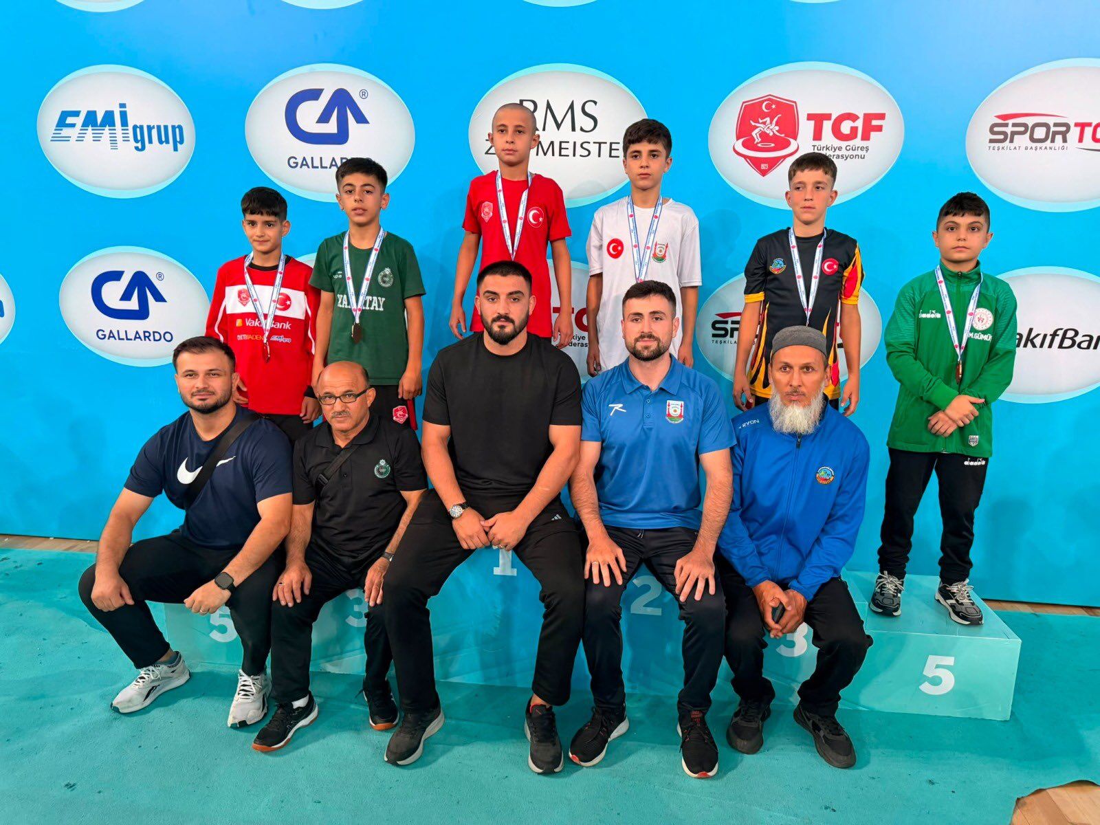 Şanlıurfa'nın Minik Pehlivanları Türkiye Şampiyonu Oldu-1