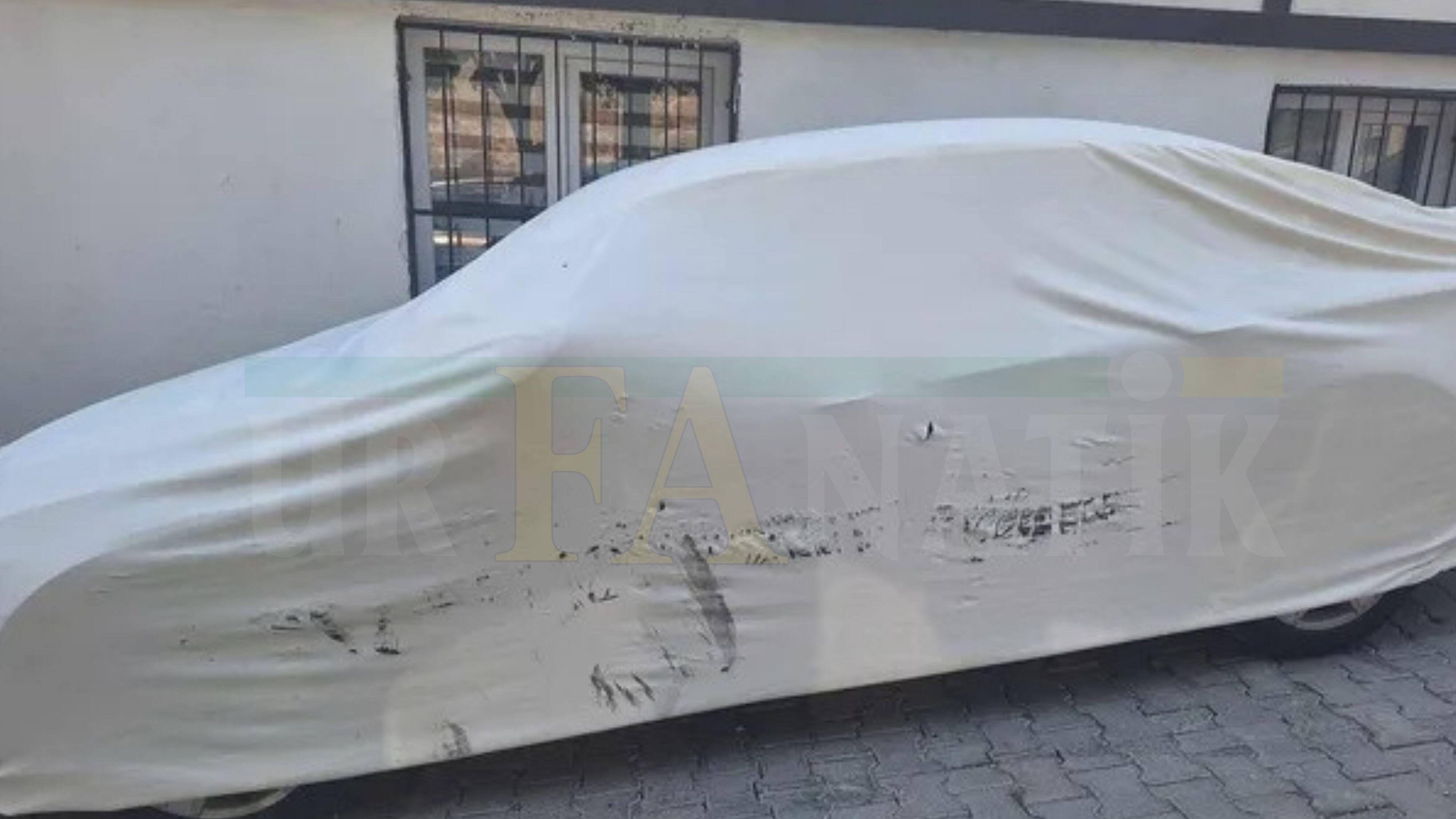Haliliye'de Park Halindeki Araca Çarpan Sürücü Kayıplara Karıştı