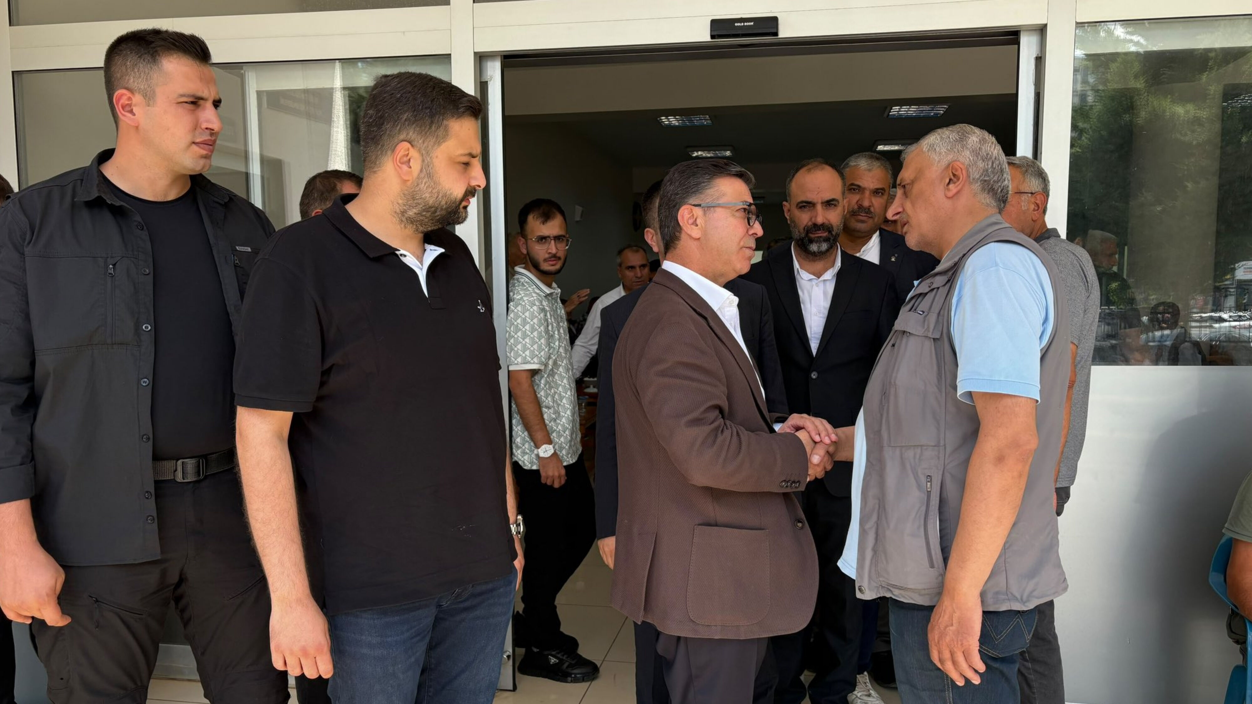 Hilvan’da Kavgada Hayatını Kaybetmişti Başkan Bucak Acılı Aileyi Ziyaret Etti (2)