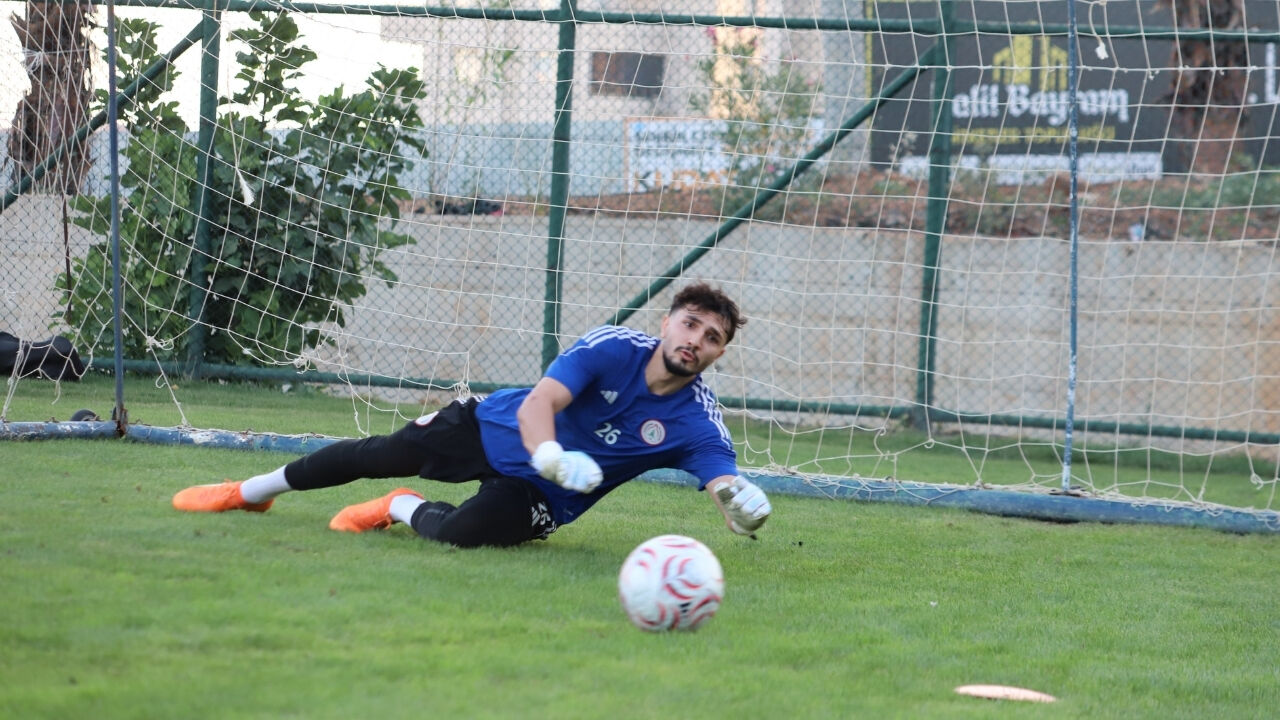 Kaleci Emre Yar Karaköprü Belediyespor'da (4)