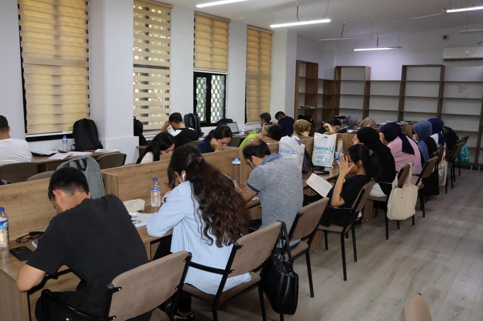 Karaköprü Belediyesi Okuma Evlerinde Sınav Yoğunluğu 2