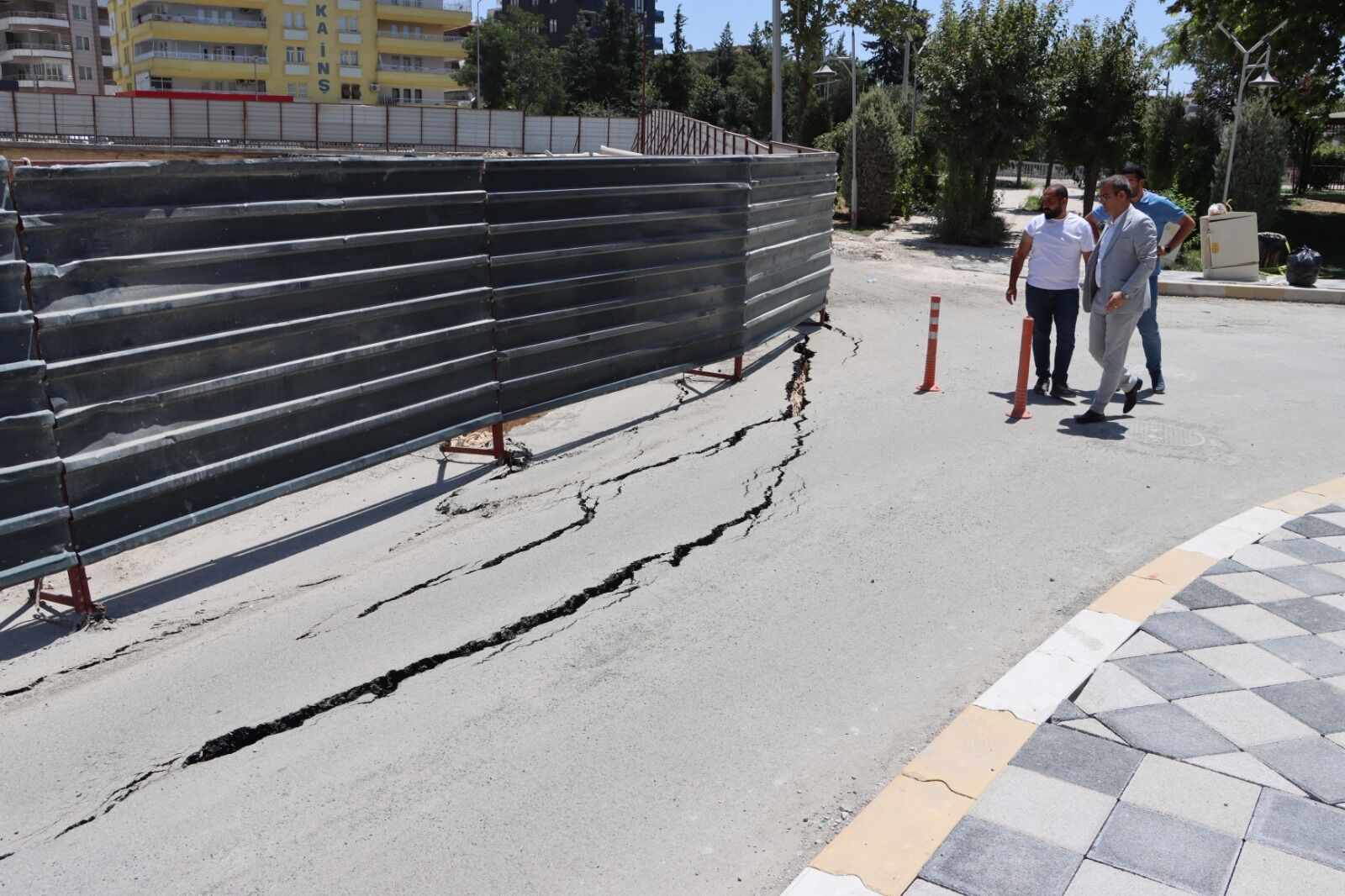 Karaköprü Yol