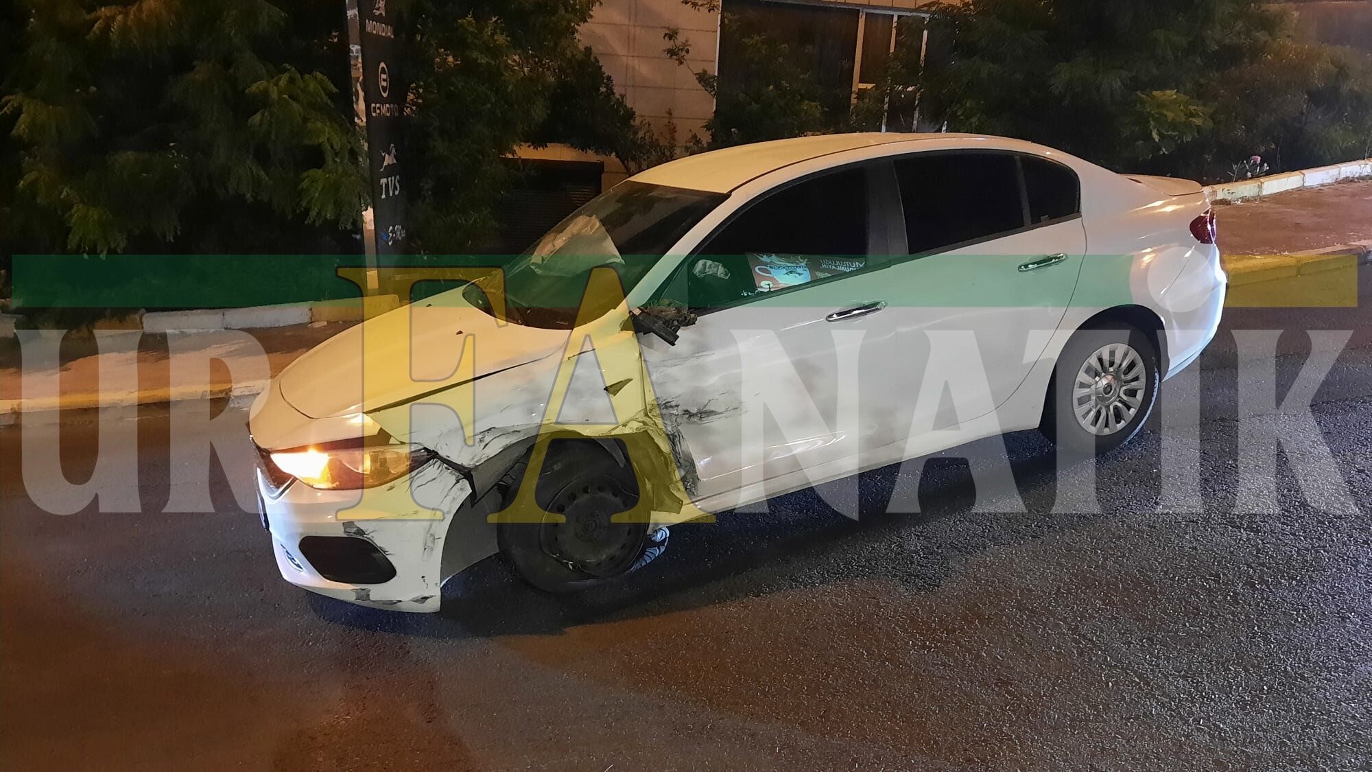 Karaköprü'de Ortalığın Savaş Alanına Döndüğü Kazada Porsche Hurdaya Döndü (2)-1