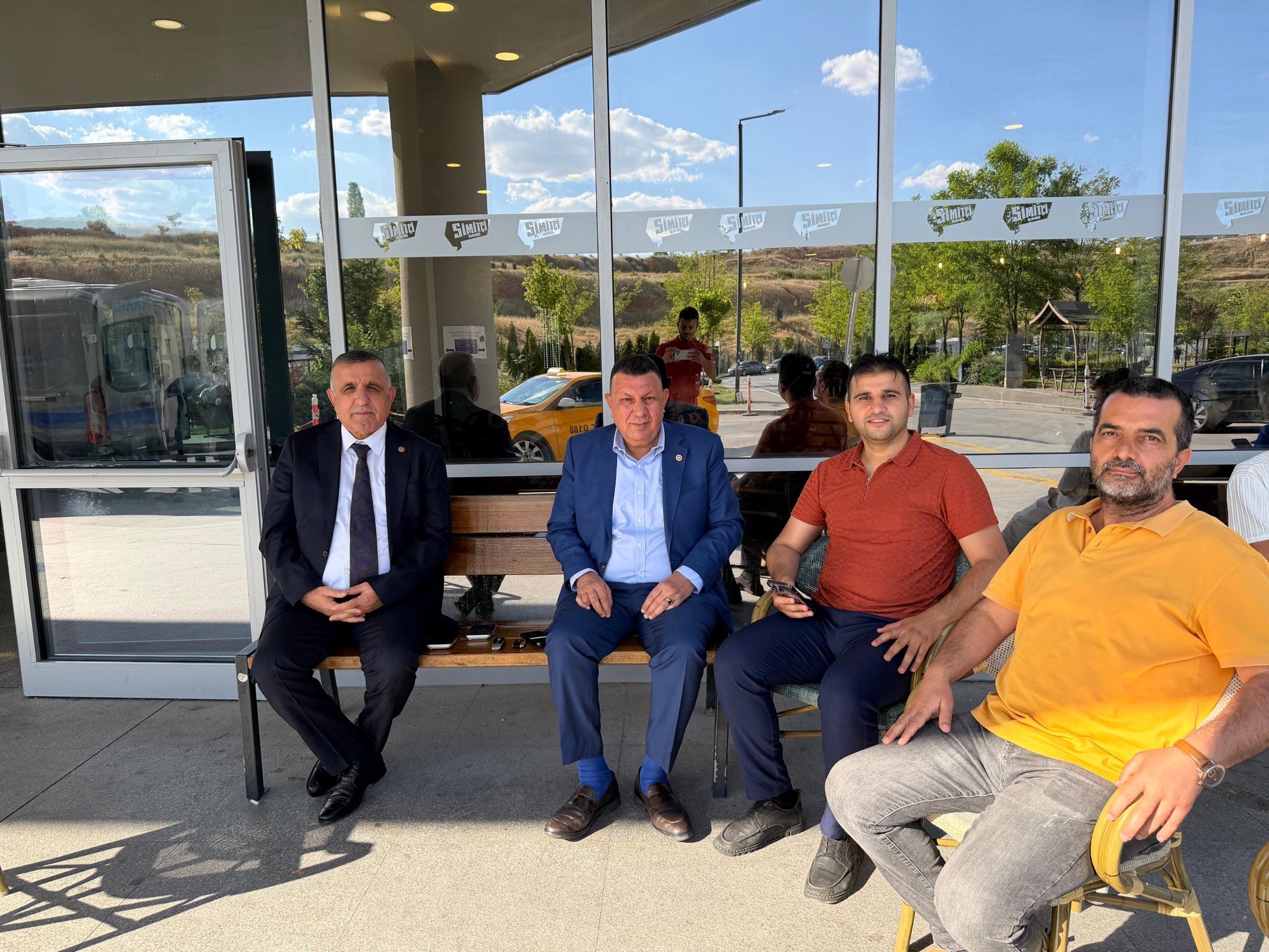 Önceki Dönem Ak Parti Şanlıurfa Milletvekili Ahmet Akay'ın Oğlu Hastaneye Kaldırıldı (1)
