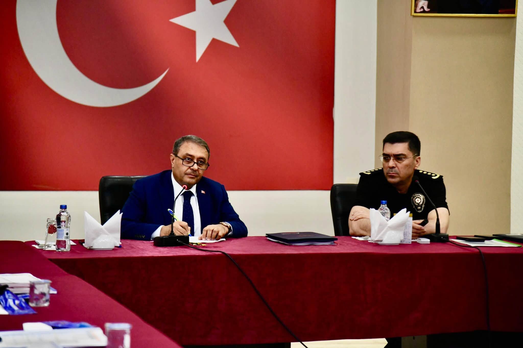 Şanlıurfa Valisi Hasan Şıldak Başkanlığında Güvenlik Değerlendirme Toplantısı Yapıldı (3)