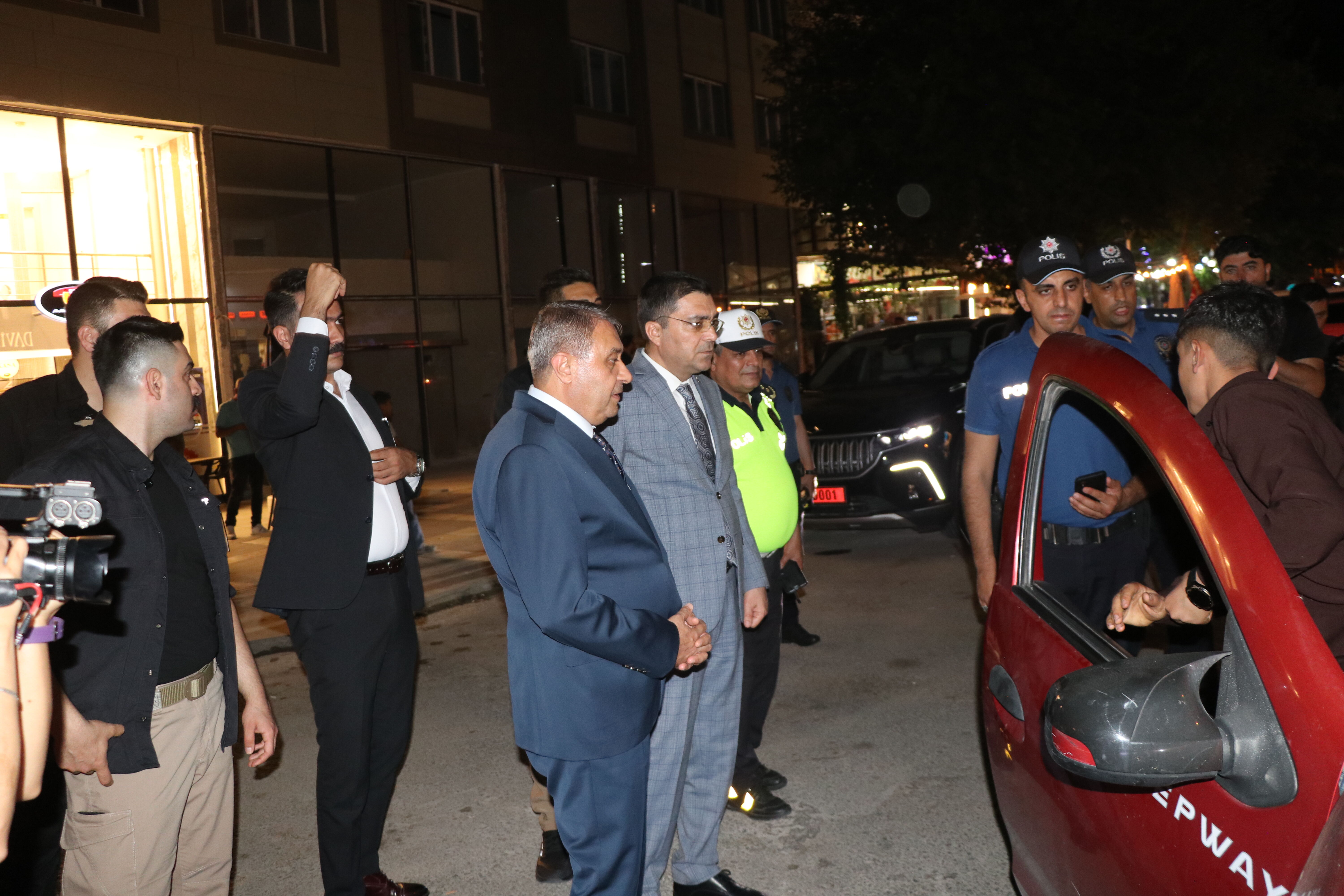 Şanlıurfa'da 14 Farklı Noktada 162 Polis Ile Huzur Uygulaması (12)