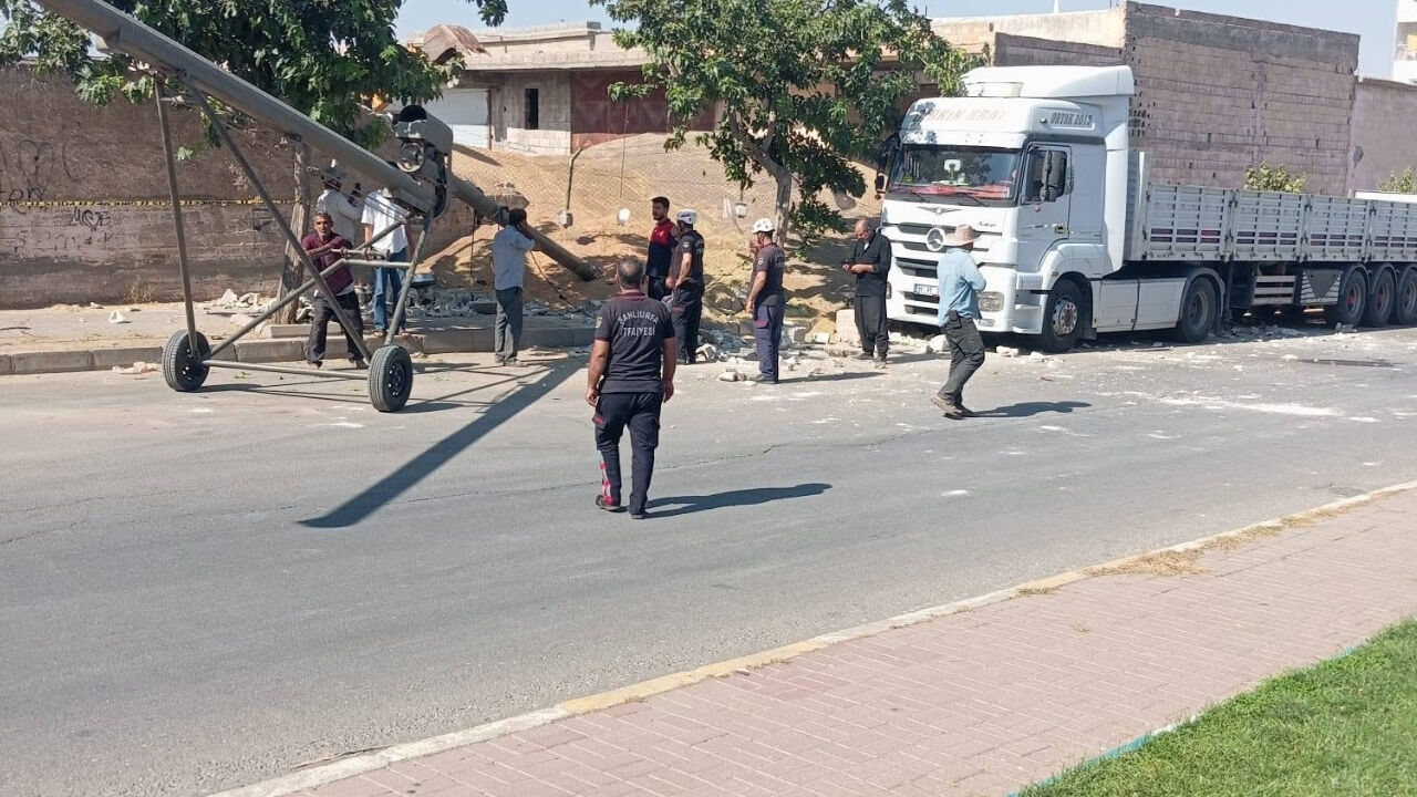 Şanlıurfa'da Buğday Pazarının Duvarı Çöktü! (3)