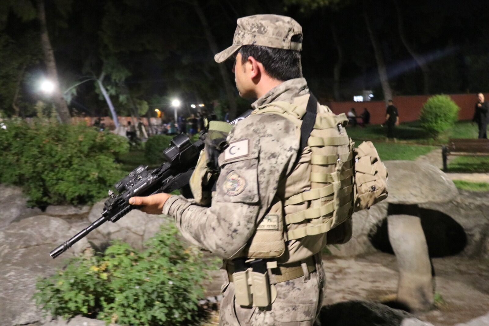 Şanlıurfa'da Dev Huzur 63 Uygulaması! Emniyet Müdürü Aksoy Suçlulara Çelik Yumruk, Vatandaşa Kadife Bilek (3)