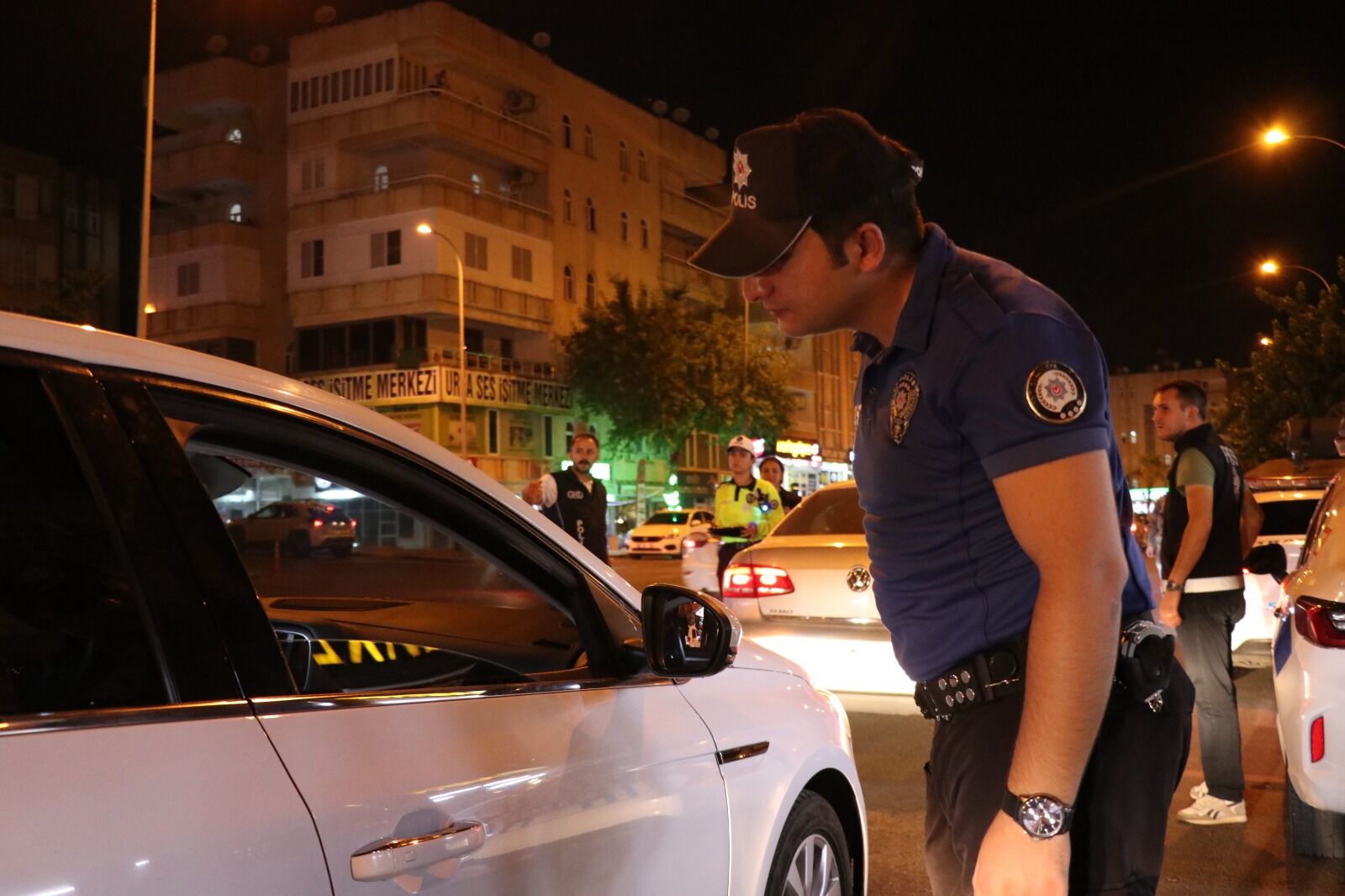 Şanlıurfa'da Dev Huzur 63 Uygulaması! Emniyet Müdürü Aksoy Suçlulara Çelik Yumruk, Vatandaşa Kadife Bilek (5)