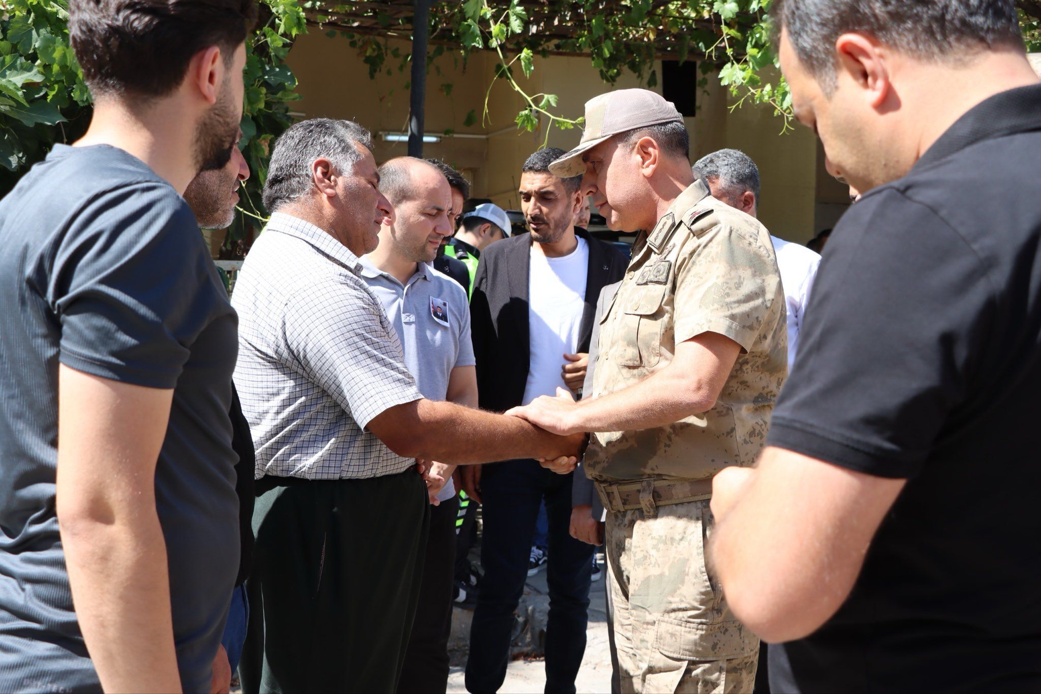 Şanlıurfa'da Hayatını Kaybeden Ferhat Baykir, Türk Bayrağı Ve Galatasaray Bayrağıyla Şırnak'ta Toprağa Verildi (3)