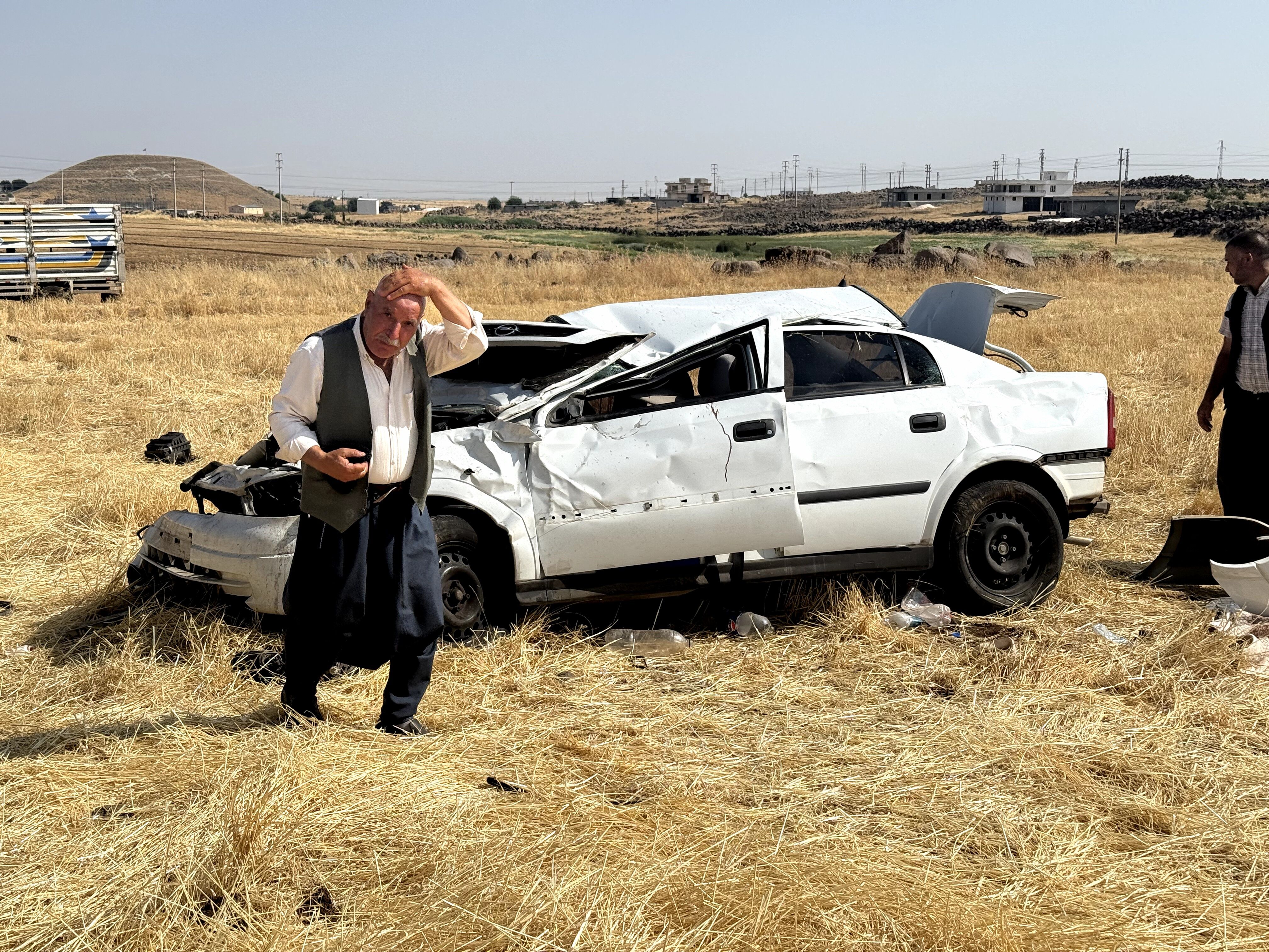 Şanlıurfa'da Otomobil Şarampole Devrildi! 4 Kişi Yaralandı (3)