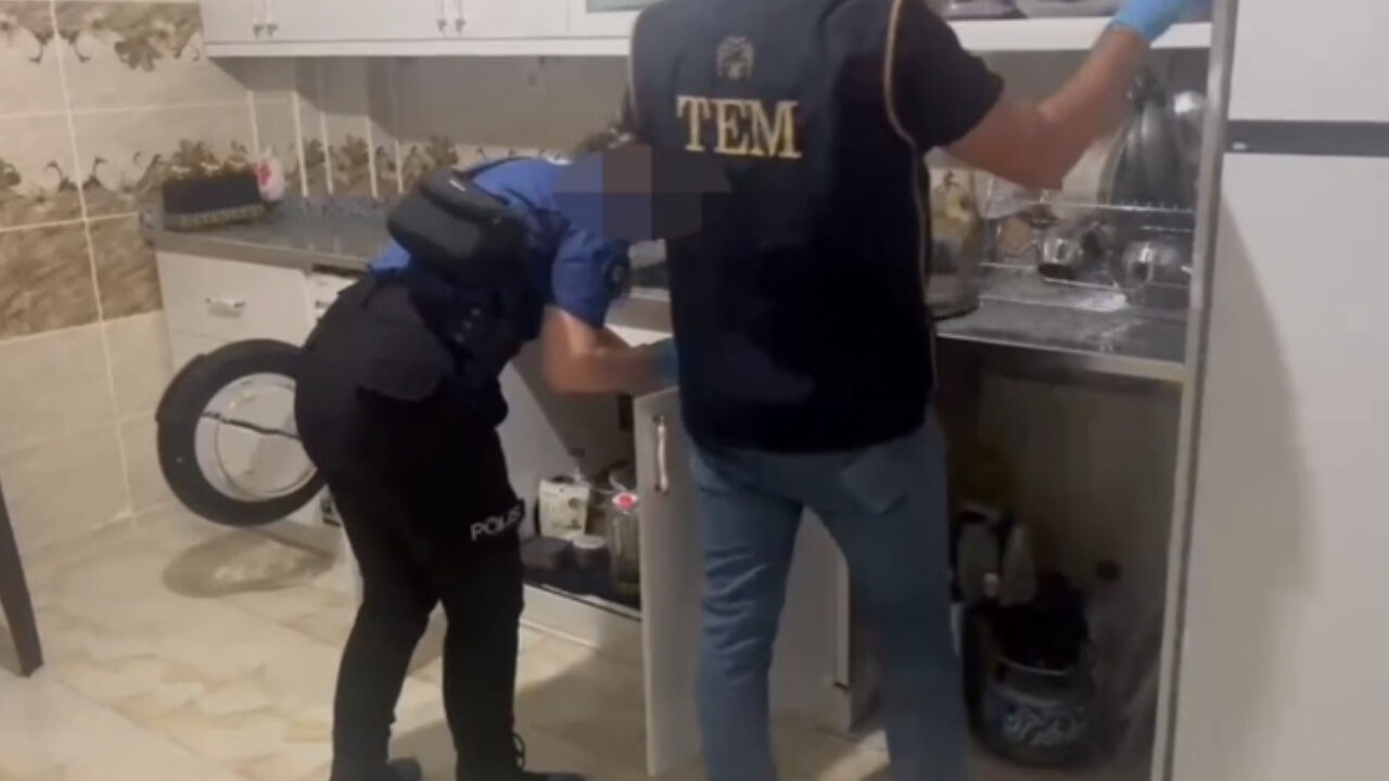 Şanlıurfa’da Terör Örgütü Tkp Ml’ye Yönelik Düzenlenen Operasyonda 9 Şüpheli Gözaltına Alındı (3)