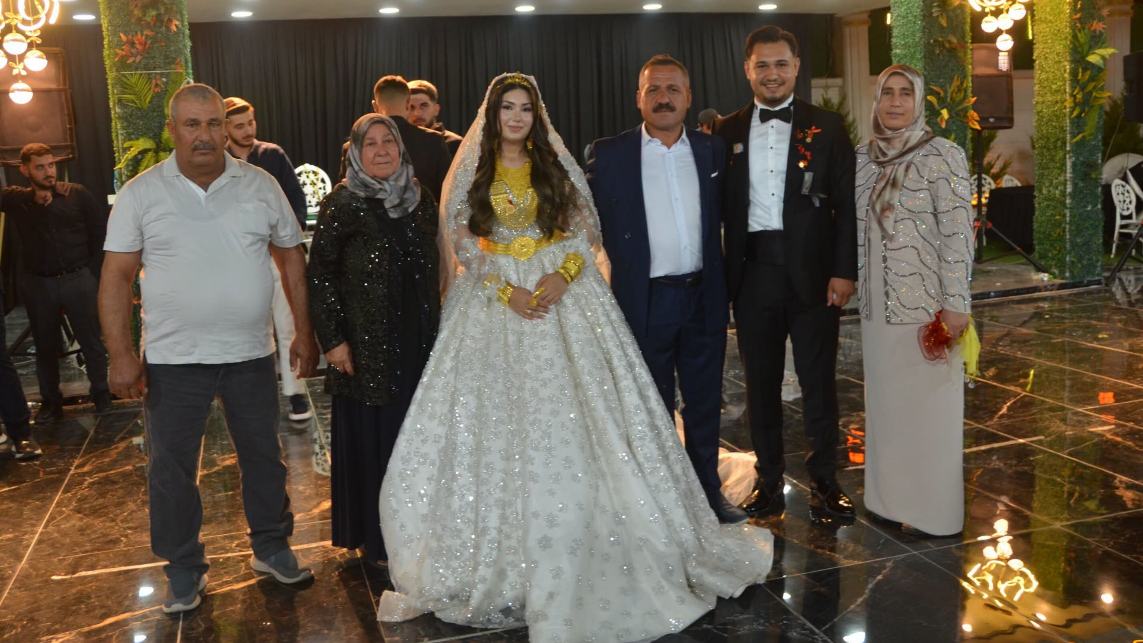 Şanlıurfalı İş Insanı Ömer Işık’ın Oğlu Yaşar Işık, Esma Arıcı İle Evlendi (2)