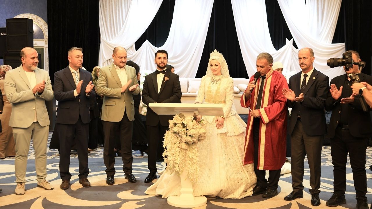Şehit Abdülselam Halat'ın Ailesinde Buruk Sevinç Yeğeni Elif Halat Dünyaevine Girdi (3)