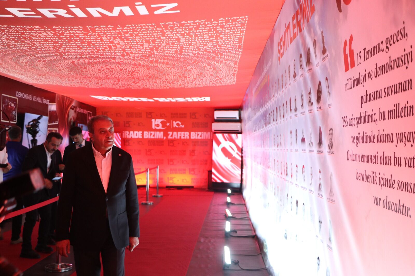 Vali Hasan Şıldak 15 Temmuz Çadırı’nı Ziyaret Etti (2)