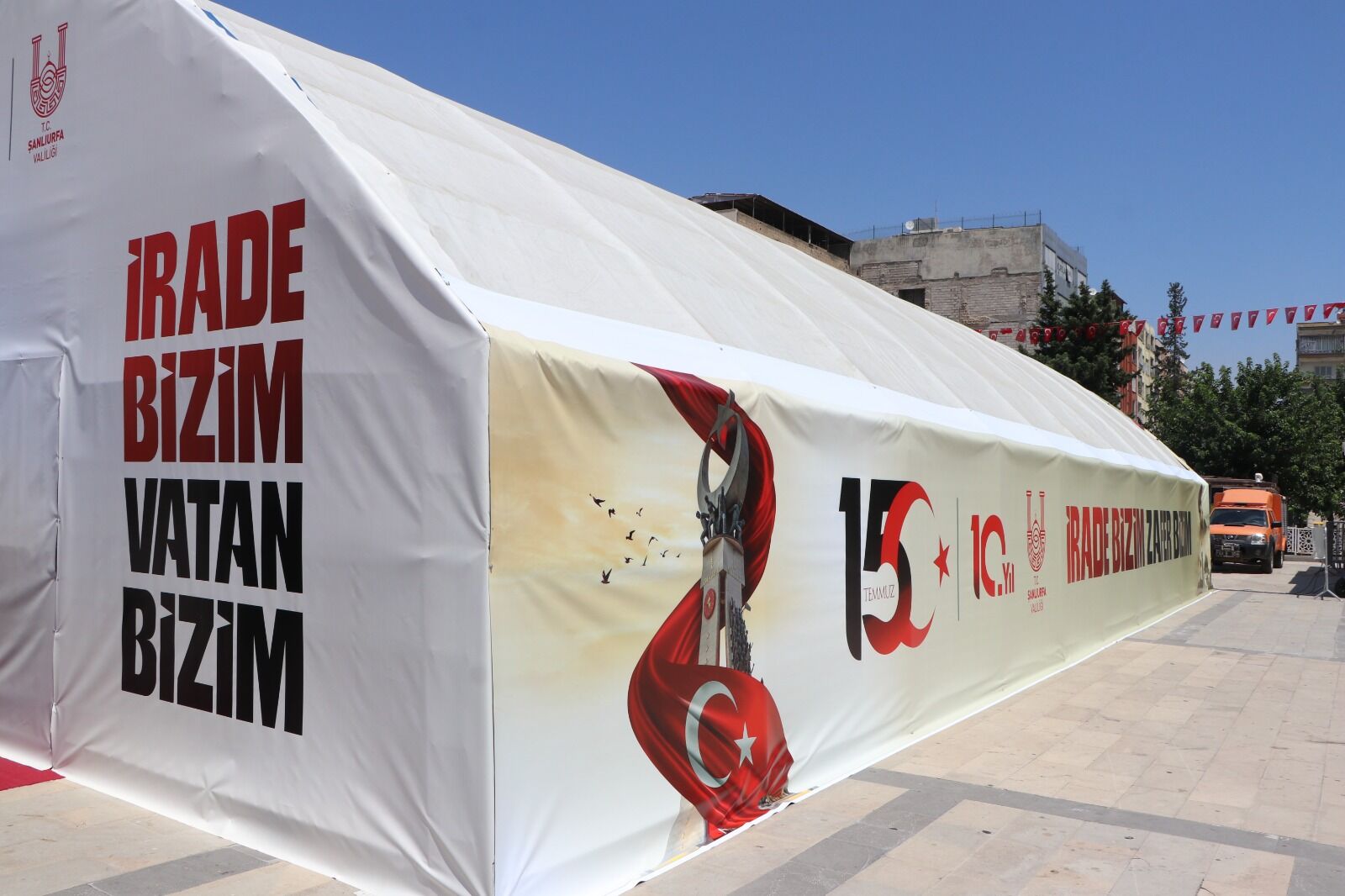 Vali Hasan Şıldak 15 Temmuz Çadırı’nı Ziyaret Etti (3)