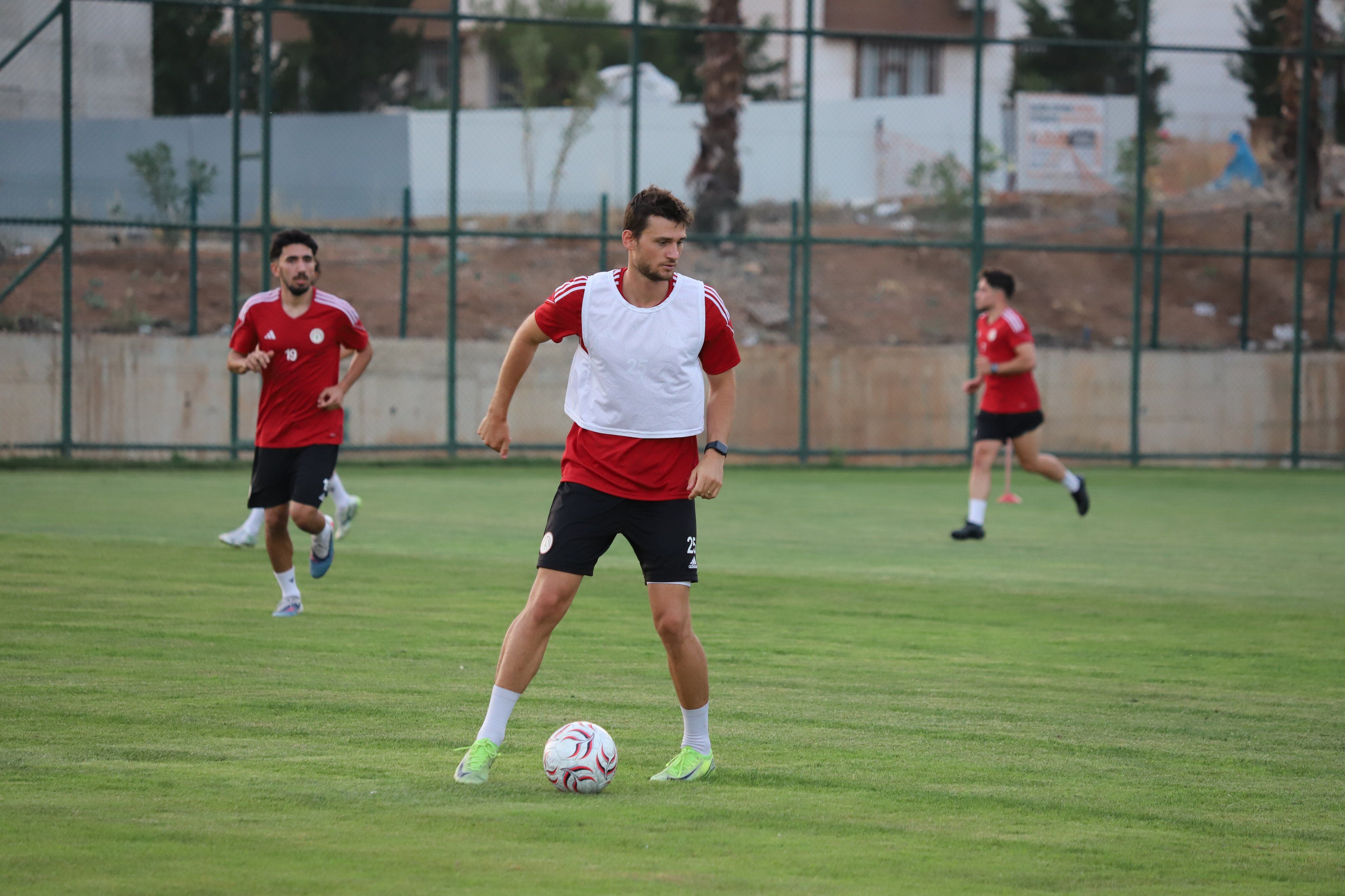 Yeni Transferler Sahada! Karaköprü Belediyespor Sezonu Açtı (2)